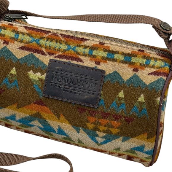 Pendleton Travel Kit In Solstice Canyon - Picture 8 of 10
